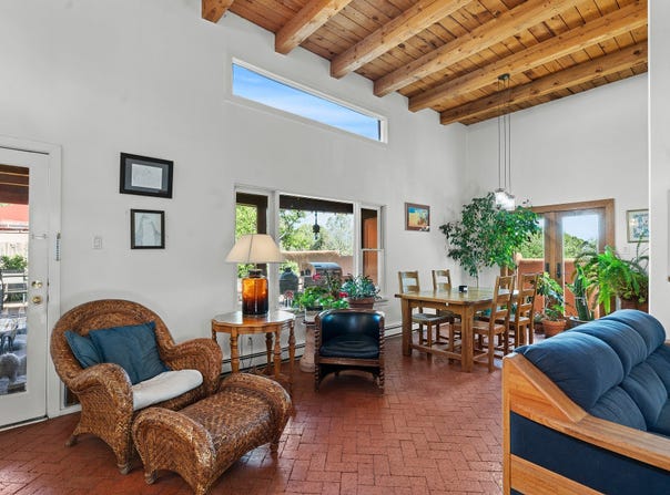 2220 Paseo De Los Chamisos, Santa Fe, NM 87505