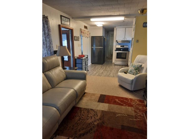 4 Palm Place, Tavares, FL 32778