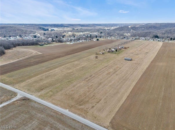 8205 Lee Road, Malvern, OH 44644