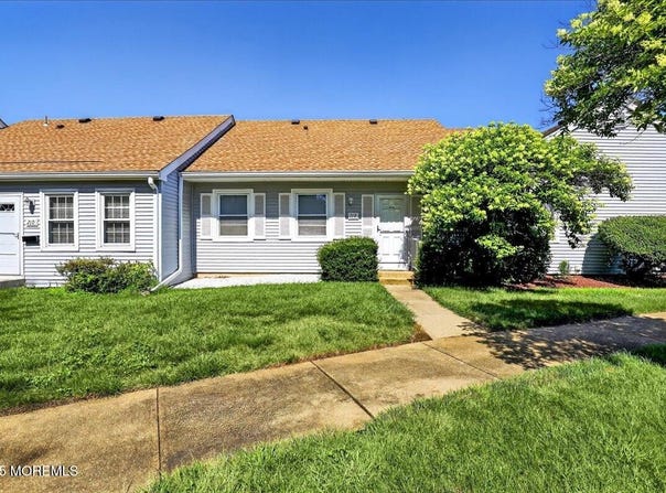 21 Plaza Del Campillo, Freehold, NJ 07728