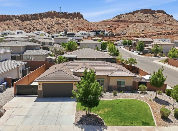 3284 E LIVIA Dr, St George, UT 84790