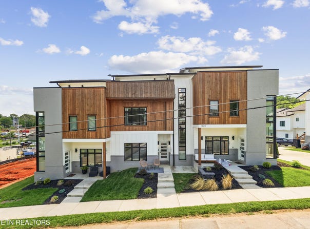 902 Phillips Ave, Knoxville, TN 37920