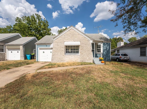 1349 E Stanford Street, Springfield, MO 65804