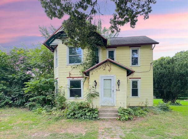 310 E Edgar Bergen Boulevard, Decatur, MI 49045