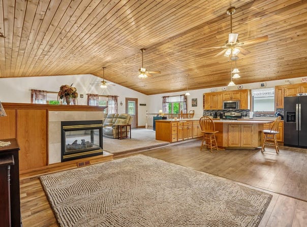 2908 Roosevelt Street NE, Saint Anthony, MN 55418
