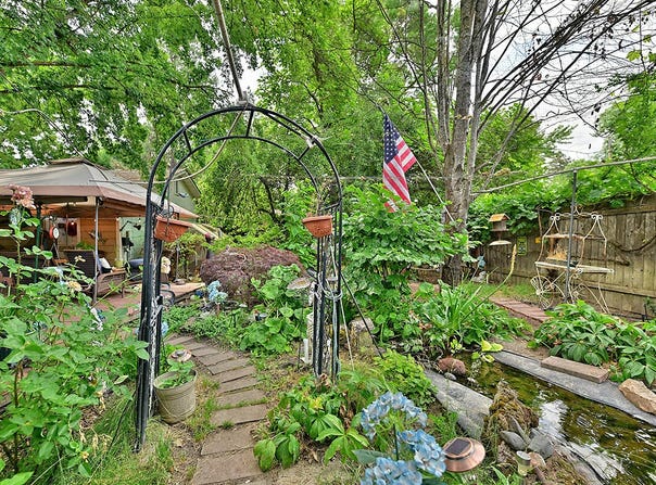 309 W 1st Street, Phoenix, OR 97535