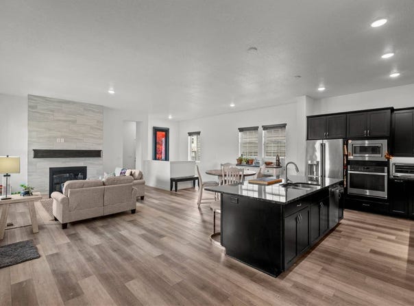 11242 S Willow Walk Dr, South Jordan, UT 84009
