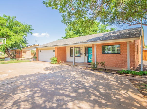 1603 E Reppto Street, Brownfield, TX 79316