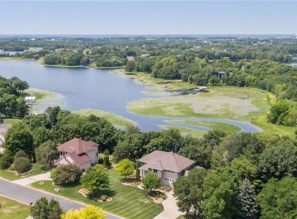 1017 Vista Ridge Lane, Shakopee, MN 55379