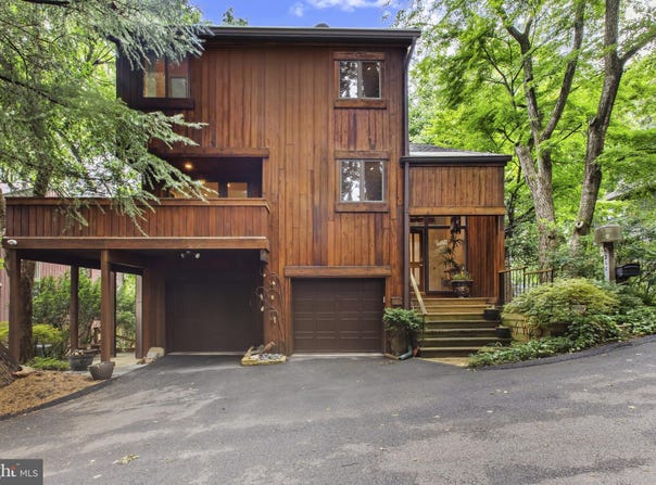 5211 MACARTHUR TERRACE NW, WASHINGTON, DC 20016