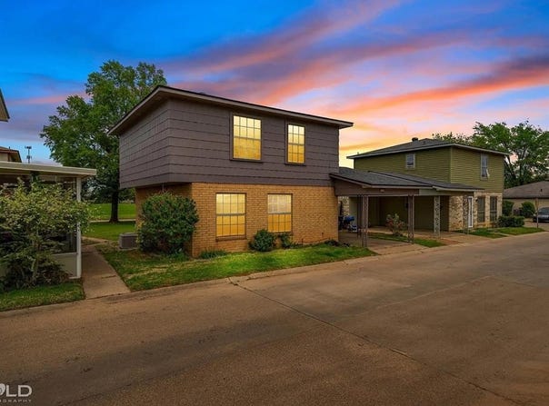 121 Carriage Square, Bossier City, LA 71112