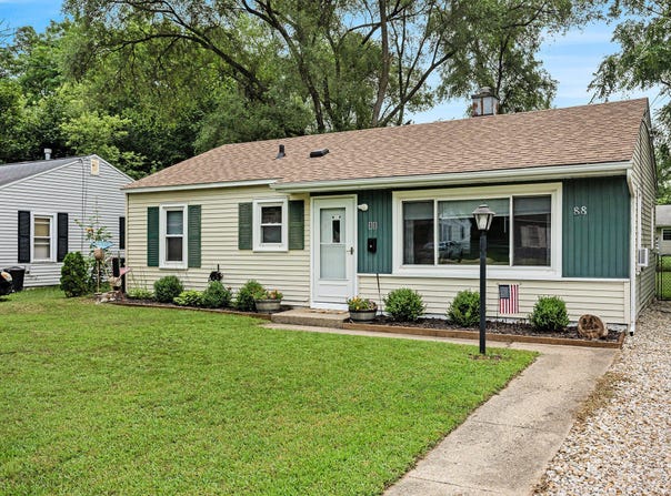 88 N Cedar Avenue, Battle Creek, MI 49037