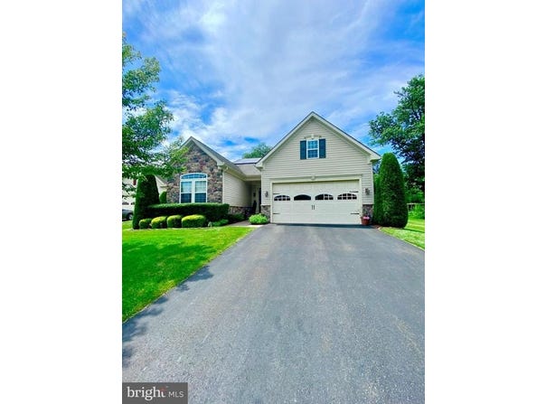 10 APPLEGATE DRIVE, FLORENCE, NJ 08518