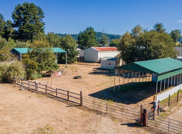 S 3RD St, Lakeside, OR 97449
