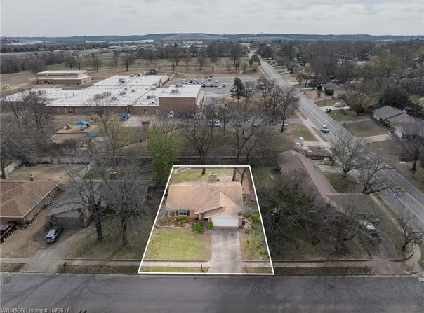 9425 Bryn Mawr  CIR, Fort Smith, AR 72908