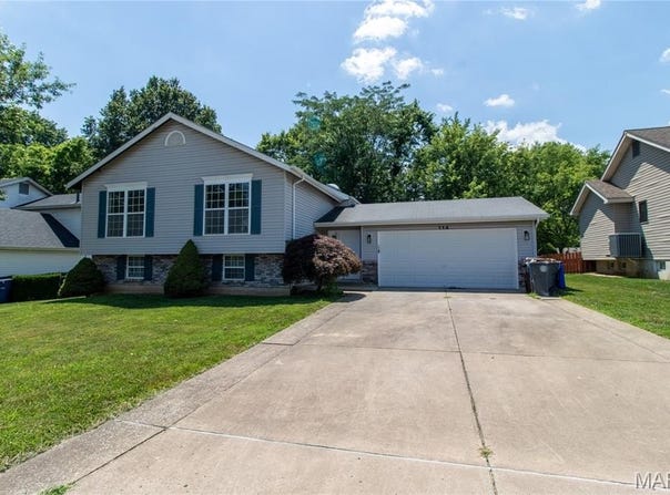 114 Green Forest Estates Drive, St Peters, MO 63376