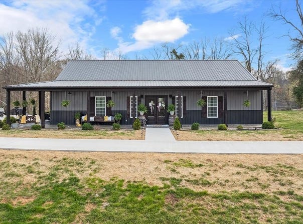 130 Sunset Circle, Byrdstown, TN 38549