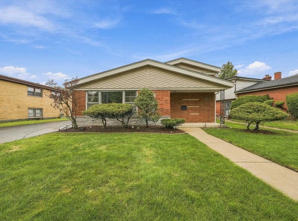 10624 S Kostner Avenue, Oak Lawn, IL 60453