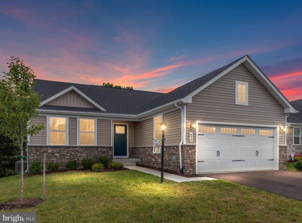 638 MAKERS WAY, MARTINSBURG, WV 25405
