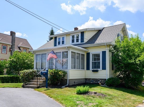 39 Beal St, Rockland, MA 02370