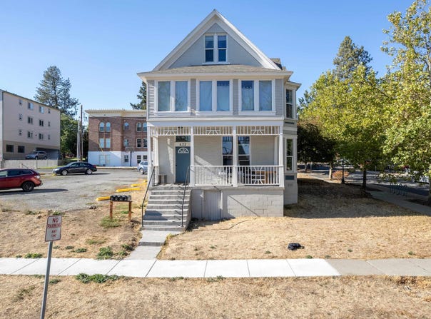 422 4th St, Cheney, WA 99004
