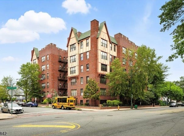 5 Pomona Avenue, Newark City, NJ 07112-2300