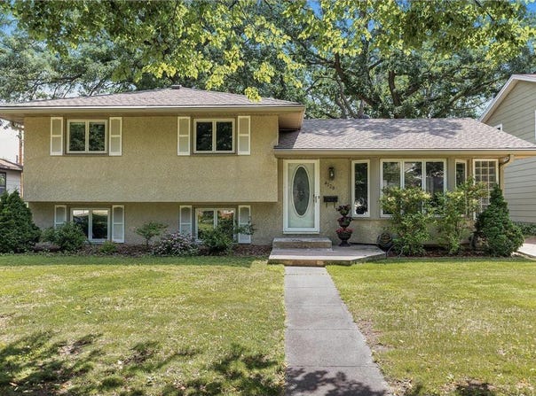 4128 Zane Avenue N, Robbinsdale, MN 55422