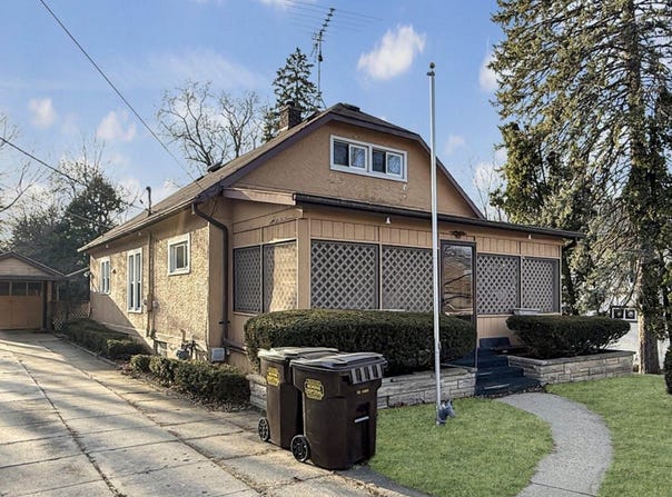 52 North Mernitz Avenue, Freeport, IL 61032