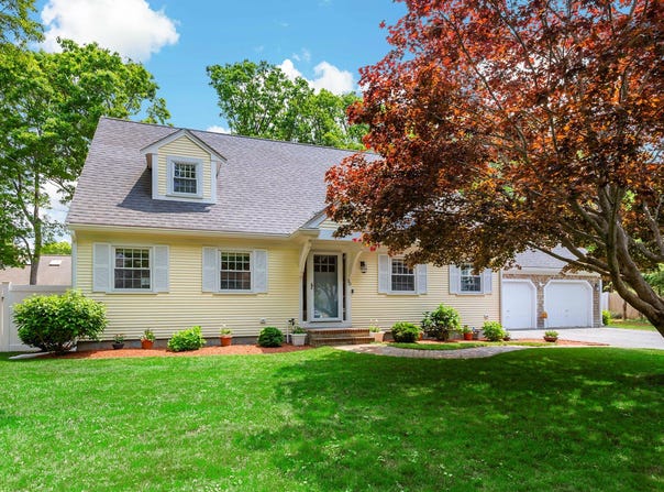 50 Deerfield Road, Osterville, MA 02655