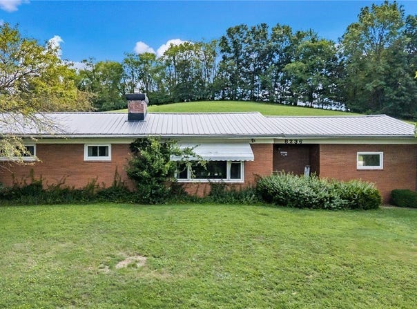 8236 Pleasant Valley Road, Frazeysburg, OH 43822
