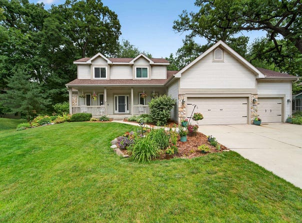 909 Timber Ridge Drive, Oregon, WI 53575