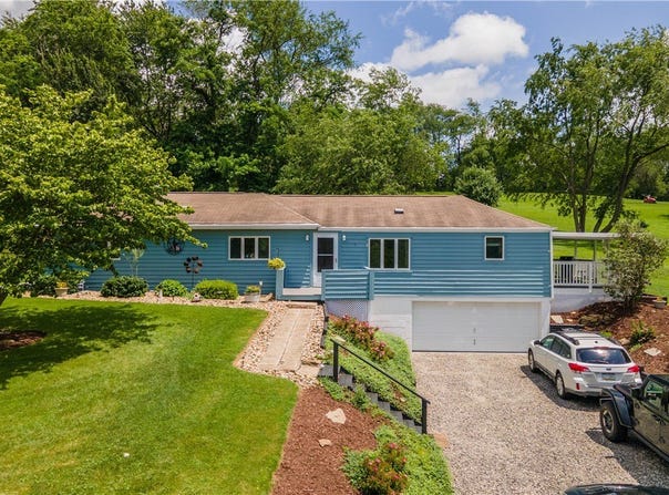 8 Leasure Way, Cecil, PA 15321