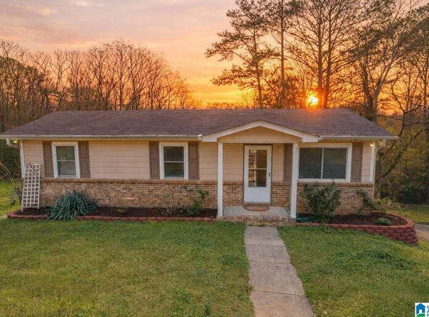 2105 5TH PLACE, CENTER POINT, AL 35215