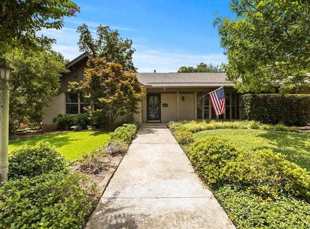 1004 Sleepy Hollow Drive N, Irving, TX 75061
