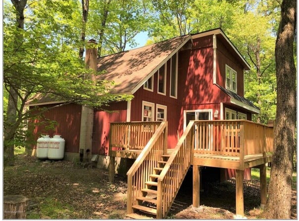 2122 Wood Thrush Court, Bushkill, PA 18324