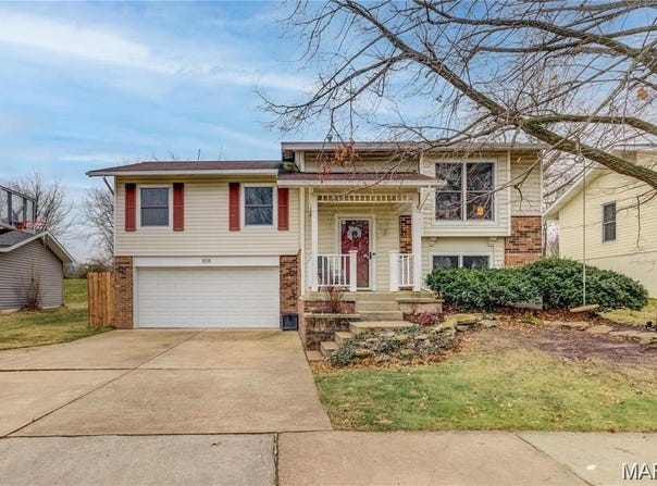 808 Timberfield Drive, Ballwin, MO 63021