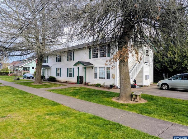 224 C St, Independence, OR 97351