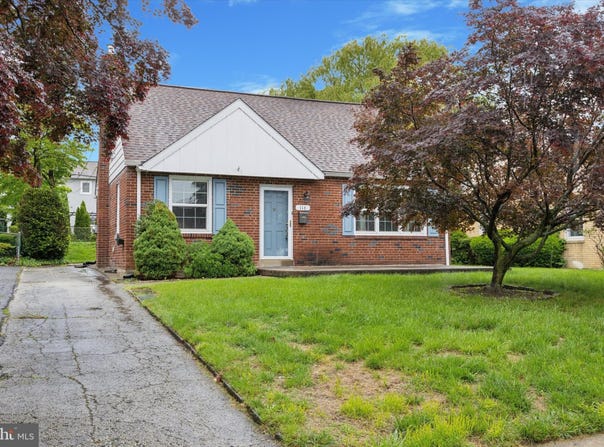 116 WALNUT HILL Lane, HAVERTOWN, PA 19083