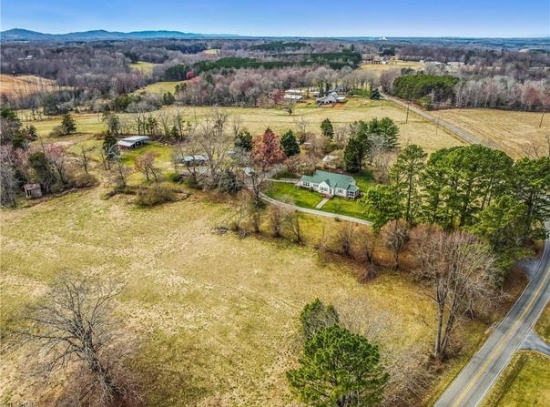 2335 Dobbins Road, Boonville, NC 27011