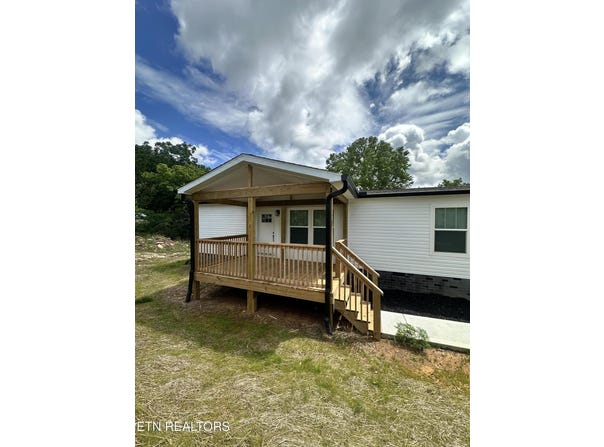 9556 Crisman Rd, Heiskell, TN 37754