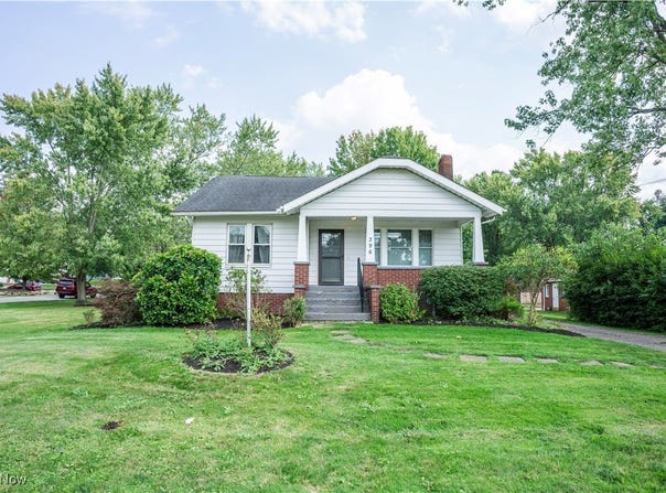 396 Northeast Avenue, Tallmadge, OH 44278