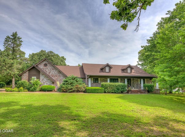1330 Stoneledge Lane, Neosho, MO 64850