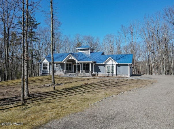 115 Ridgewood Lane, Hawley, PA 18428