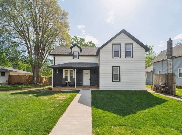 602 S Iowa St Street, Charles City, IA 50616