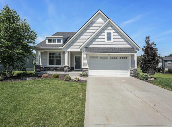 8275 Woodhaven Drive SW, Byron Center, MI 49315