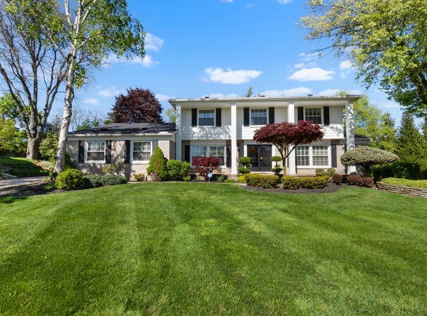 31158 Perrys Crossing, Farmington Hills, MI 48331