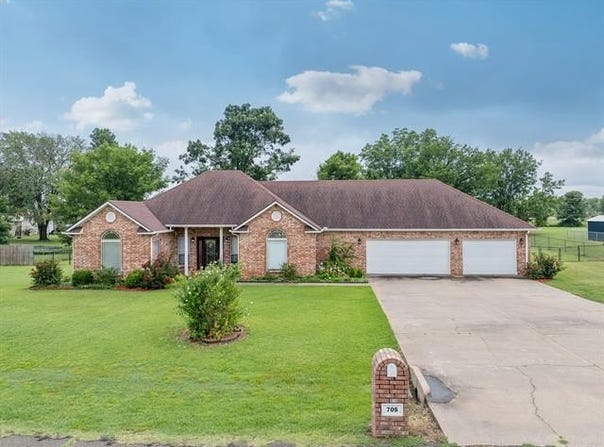 705 SW 23rd Street, Wagoner, OK 74467