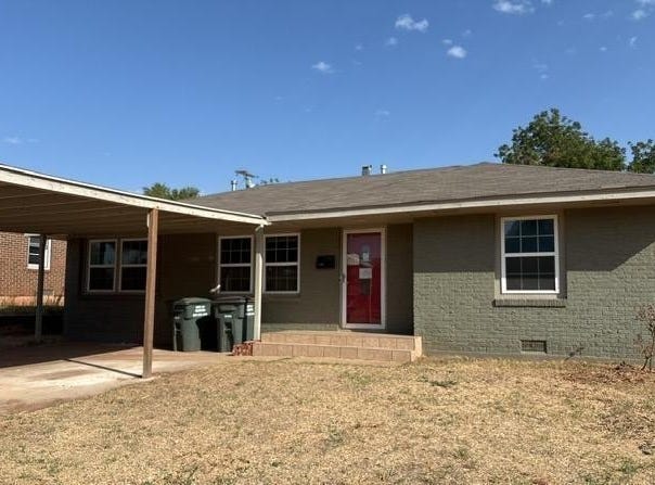 1105 Nowahy Avenue, Clinton, OK 73601