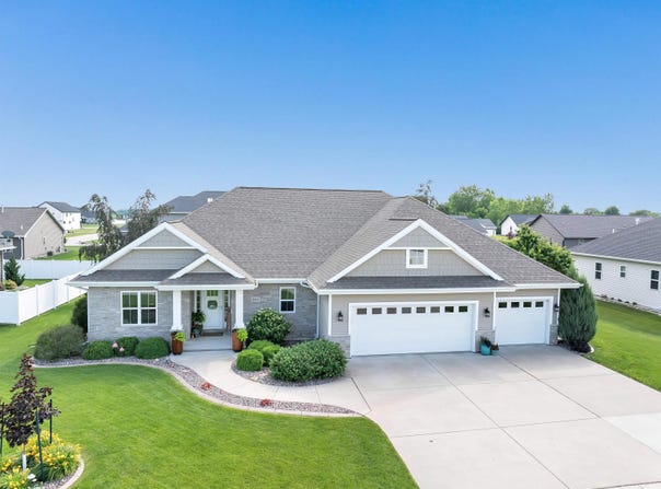 2315 GRINGOTTS Way, DE PERE, WI 54115