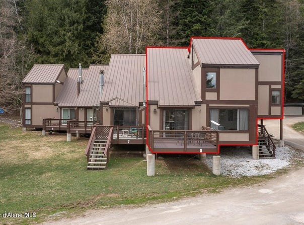 228 Snowgoose Ln, Sandpoint, ID 83864